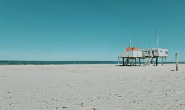 Discover Britain's Premier Cruises for a Deep Dive into Maritime Law